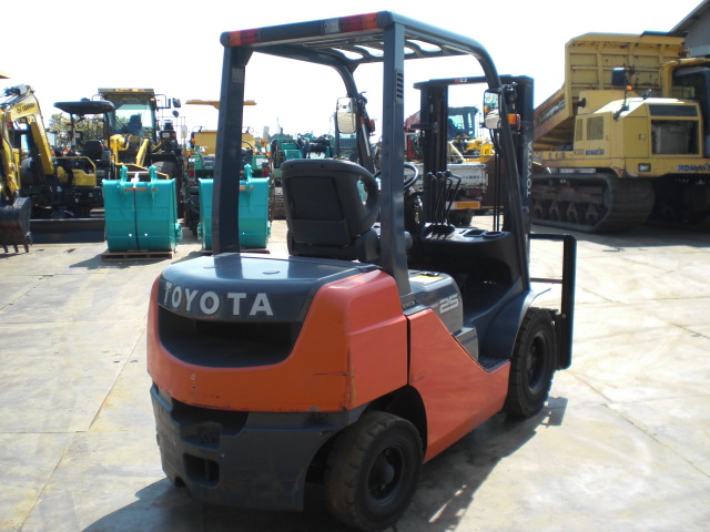 02-8FD25 72726 05.JPG